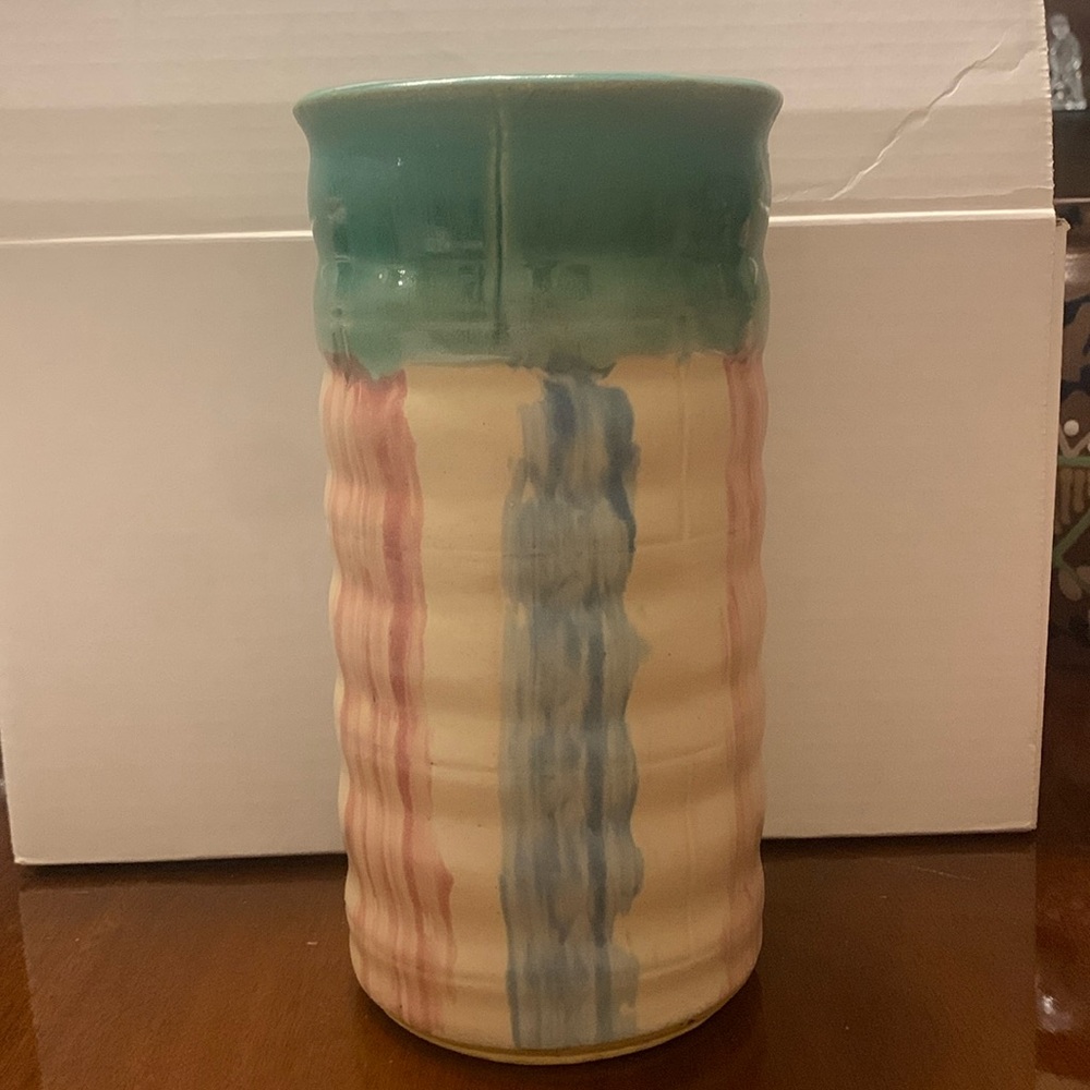 Hull Circa 1910 Early Art Vase